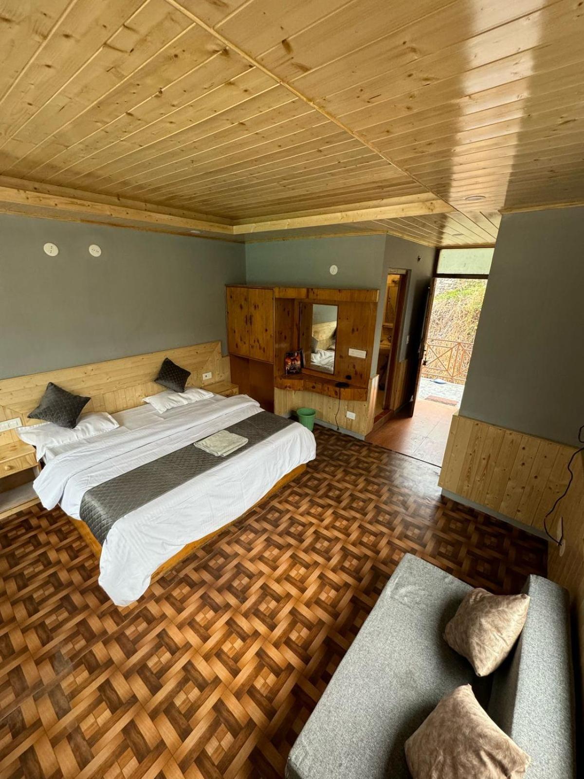 Hotel The Mad King'S House & Cafe Manāli Zewnętrze zdjęcie